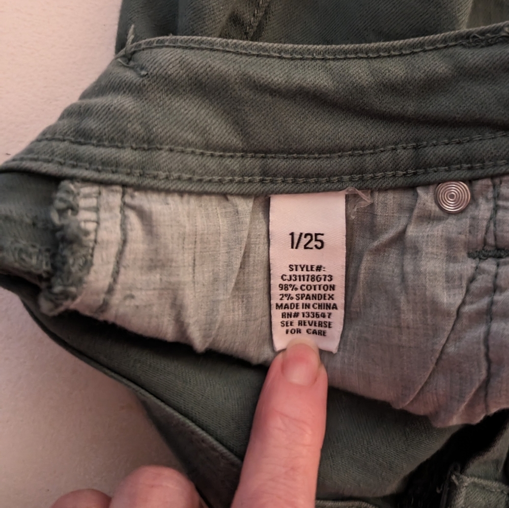 Celebrity Pink, Denim/Jean, Shorts, Green, Size 1/25, NWOT - Picture 4 of 4